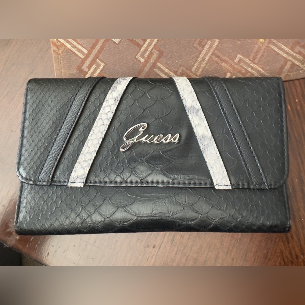 Guess Wallet